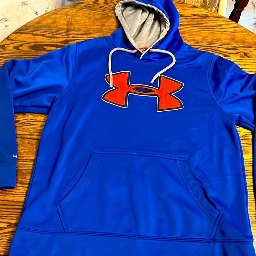 Underarmor men’s hoodie size medium